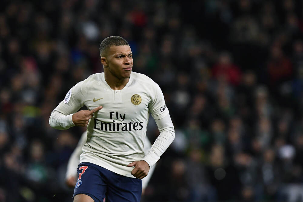   羽球总决赛国羽1金4银收官！凤凰组合加冕，石宇奇王祉怡无缘卫冕